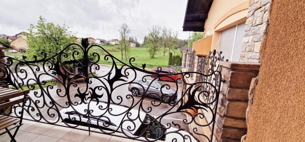 Hotel Samarin Črnomelj Екстериор снимка
